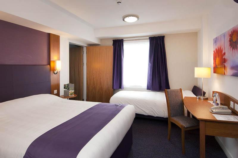 Premier Inn Edinburgh Park Exterior foto